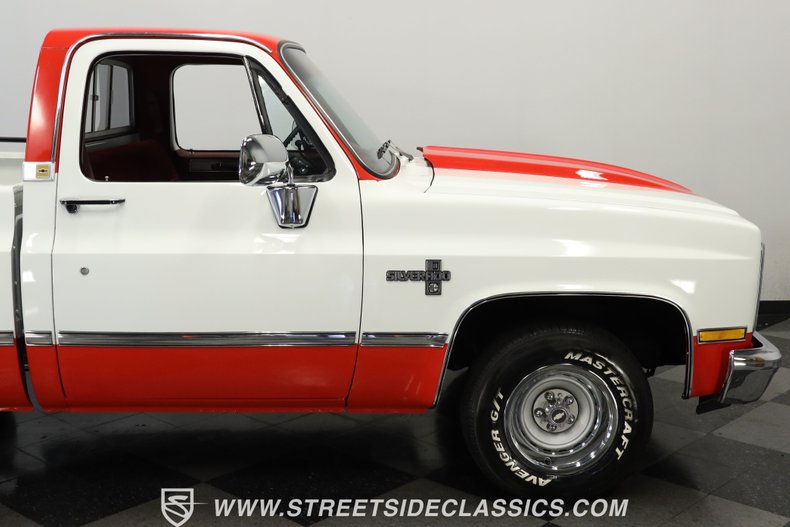 Chevrolet-C10-1984-RedWhite-Red-27