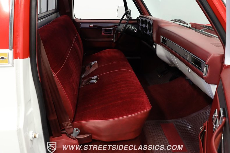 Chevrolet-C10-1984-RedWhite-Red-35