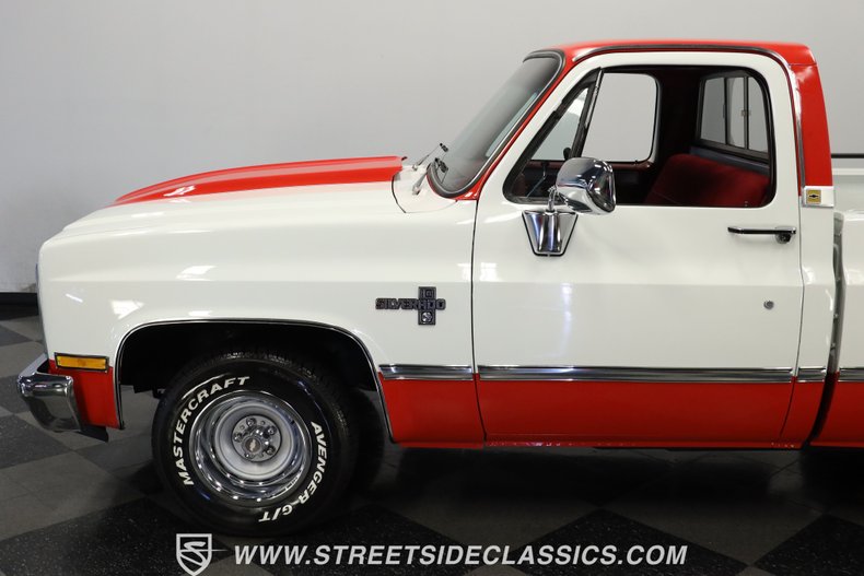 Chevrolet-C10-1984-RedWhite-Red-45