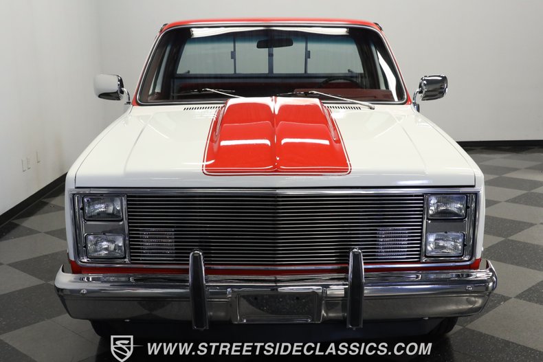 Chevrolet-C10-1984-RedWhite-Red-6