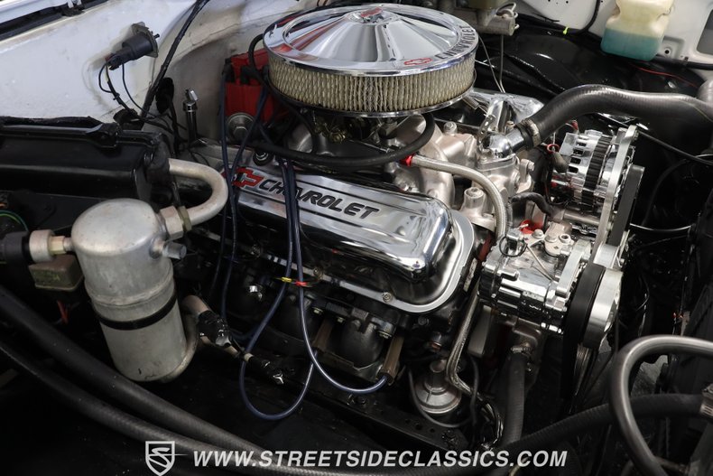 Chevrolet-C10-1984-RedWhite-Red-9
