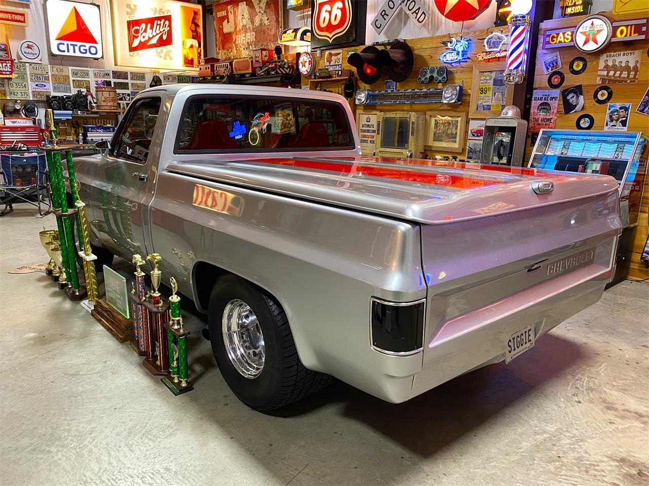 Chevrolet-C10-1984-Silver-Red-13