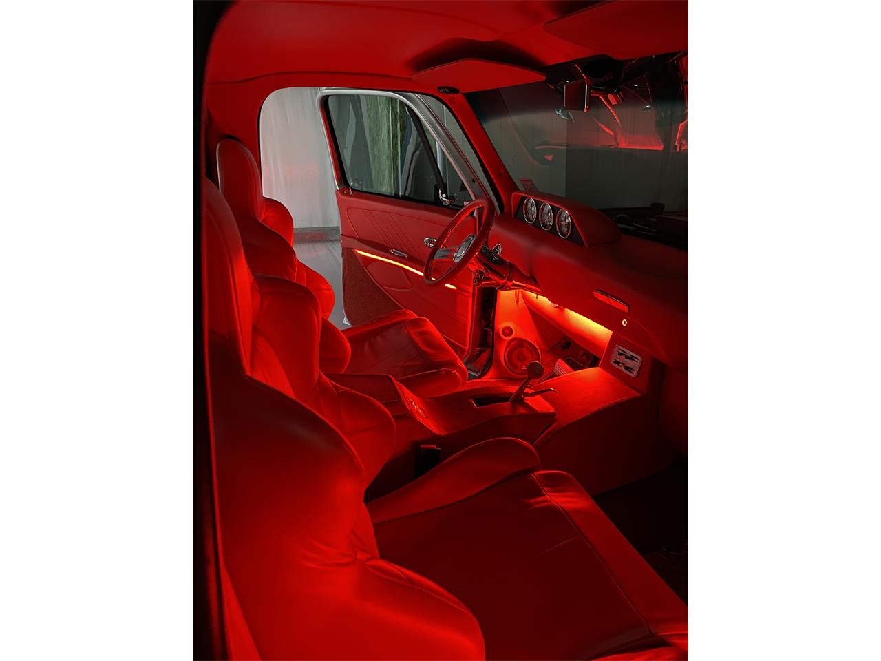 Chevrolet-C10-1984-Silver-Red-16
