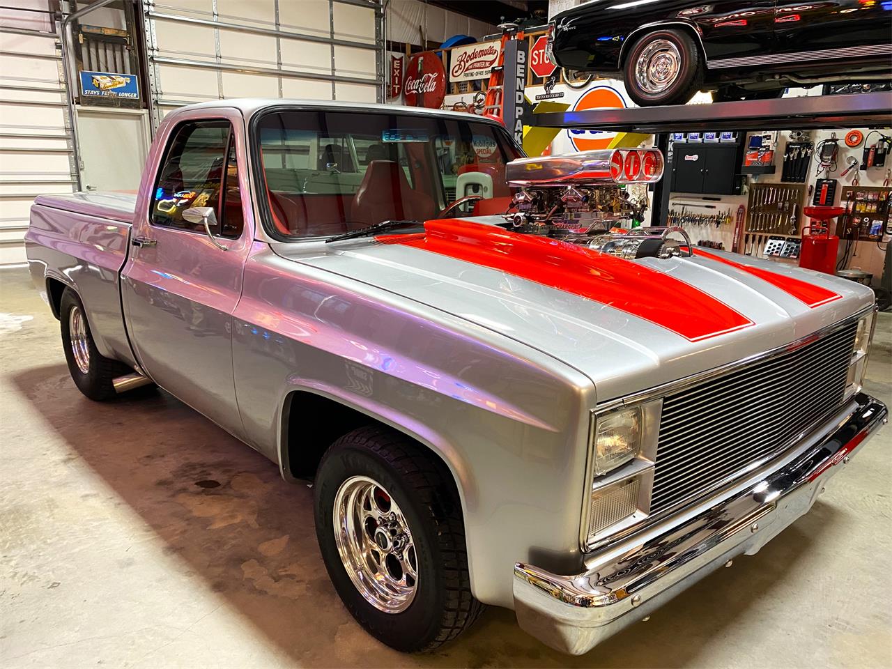 Chevrolet-C10-1984-Silver-Red-17