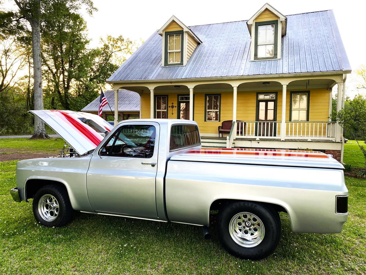 Chevrolet-C10-1984-Silver-Red-19
