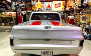 Chevrolet-C10-1984-Silver-Red-2