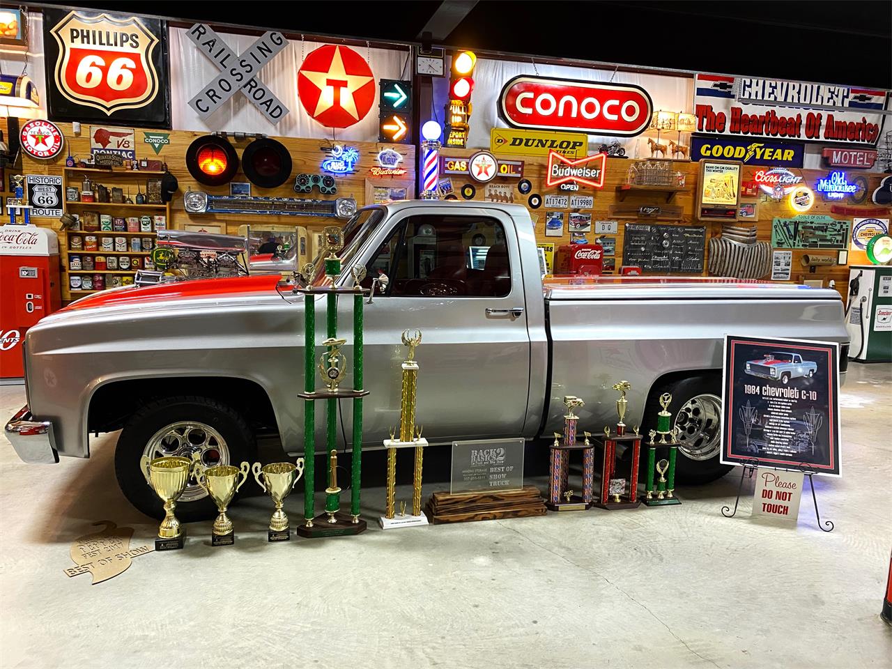 Chevrolet-C10-1984-Silver-Red-20