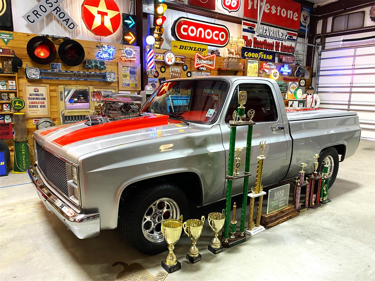 Chevrolet-C10-1984-Silver-Red-21