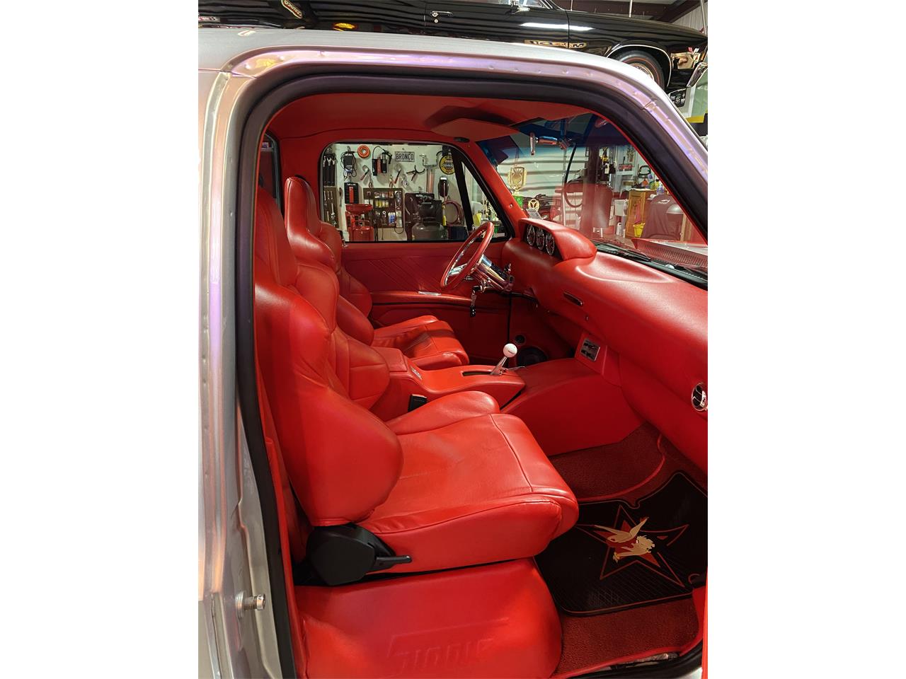 Chevrolet-C10-1984-Silver-Red-23