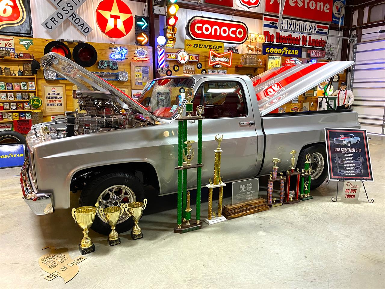 Chevrolet-C10-1984-Silver-Red-26