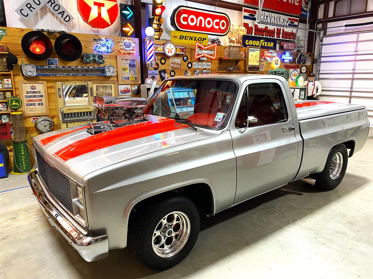Chevrolet-C10-1984-Silver-Red-27