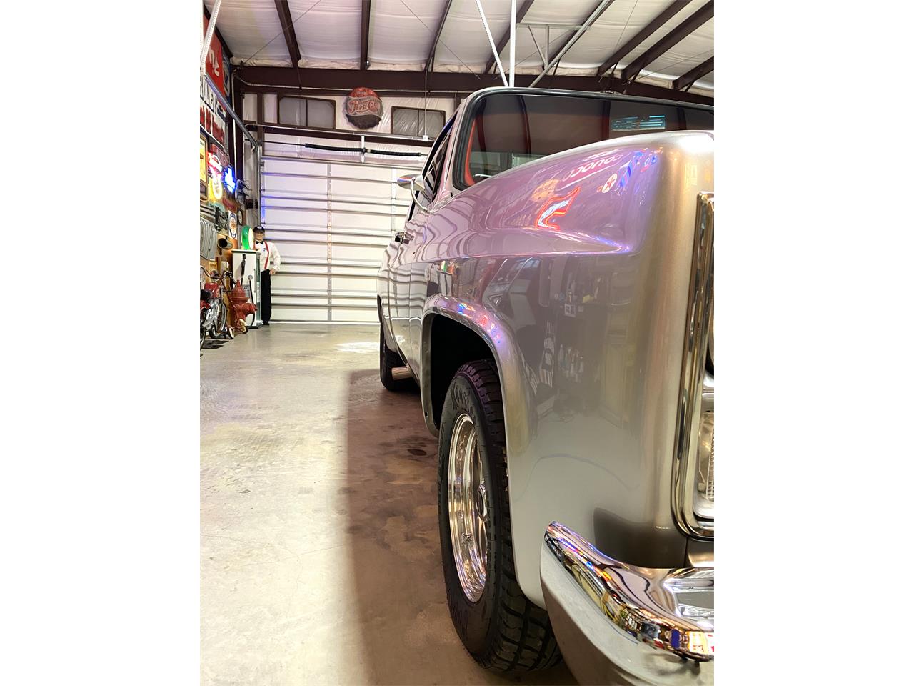 Chevrolet-C10-1984-Silver-Red-30