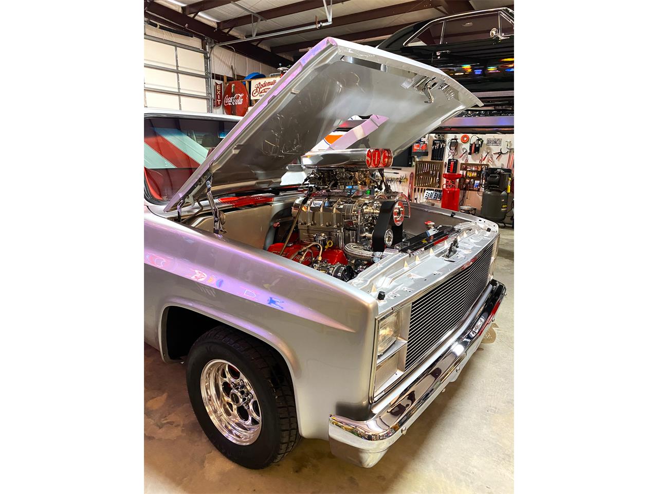 Chevrolet-C10-1984-Silver-Red-31