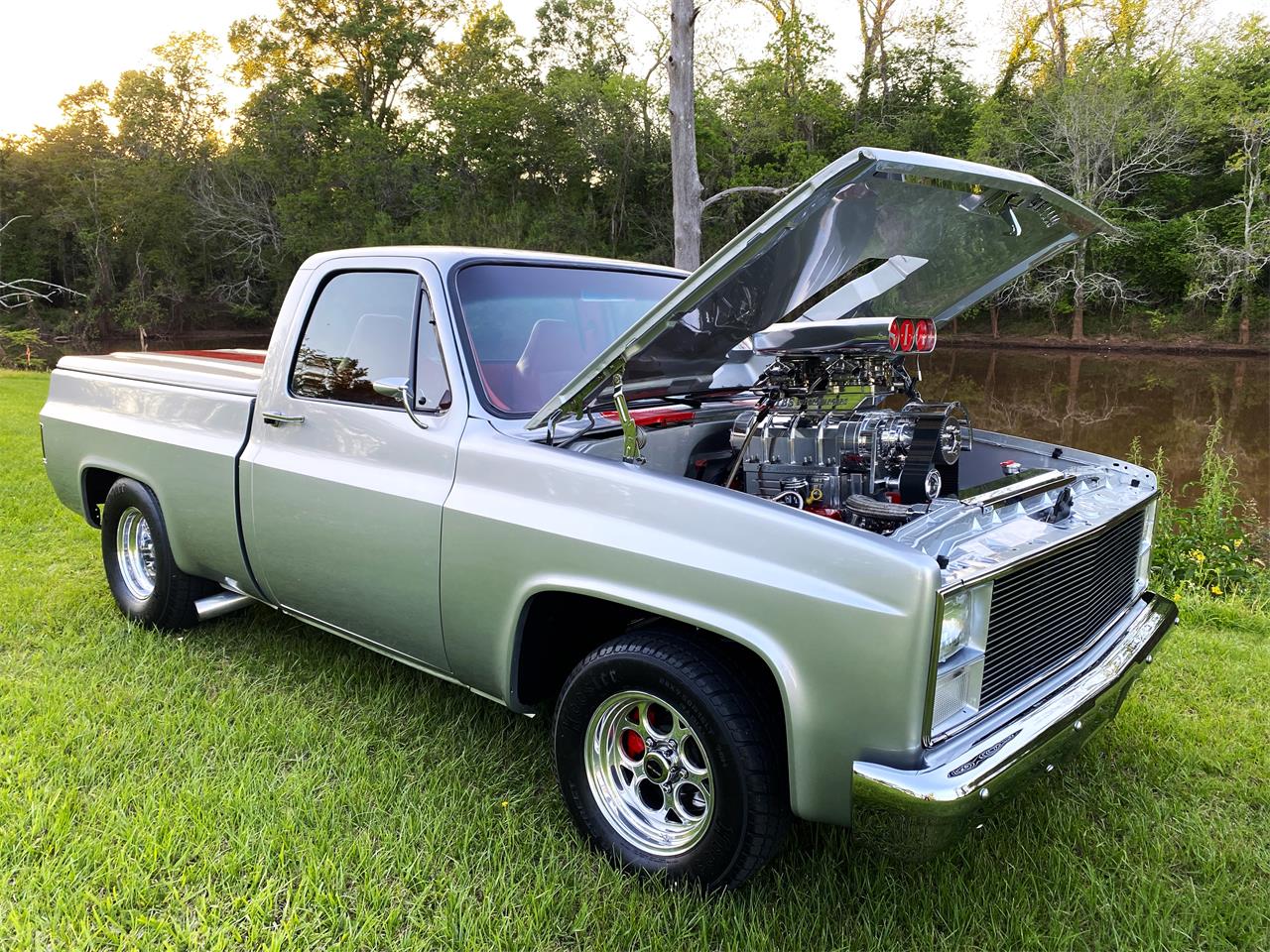 Chevrolet-C10-1984-Silver-Red-4