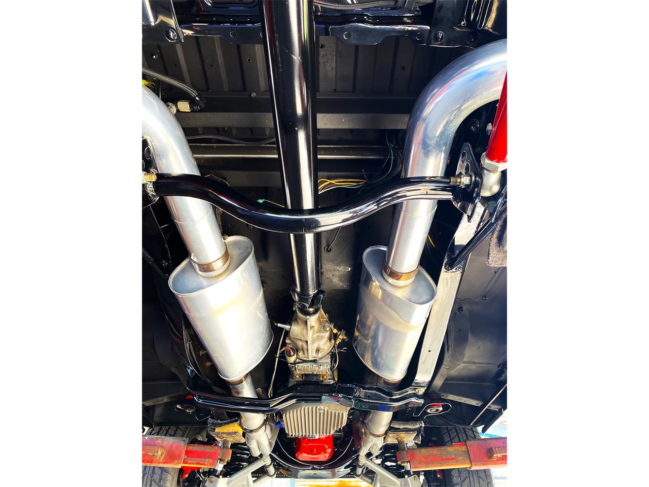 Chevrolet-C10-1984-Silver-Red-9