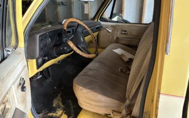 Chevrolet-C10-1984-Yellow-YellowBeige-4