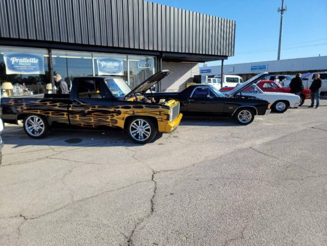 Chevrolet-C10-1985-Custom-2