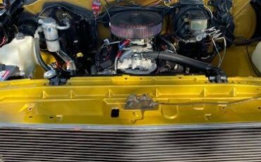 Chevrolet-C10-1985-Custom-4