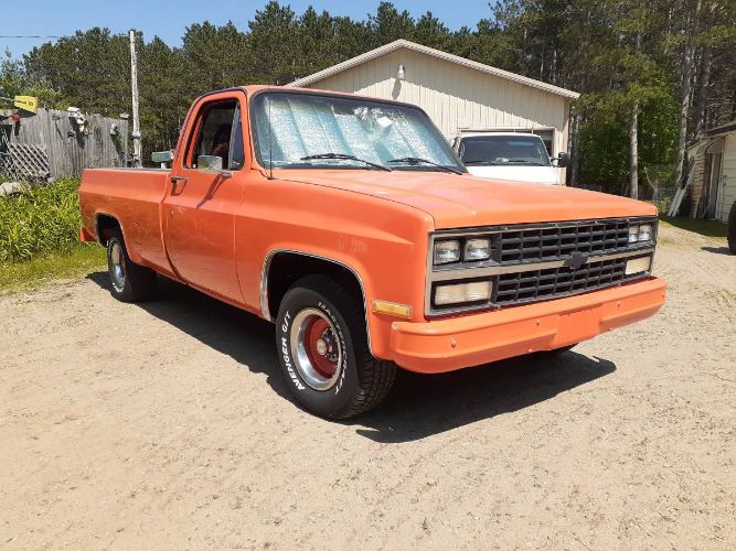 Chevrolet-C10-1985-Orange-2