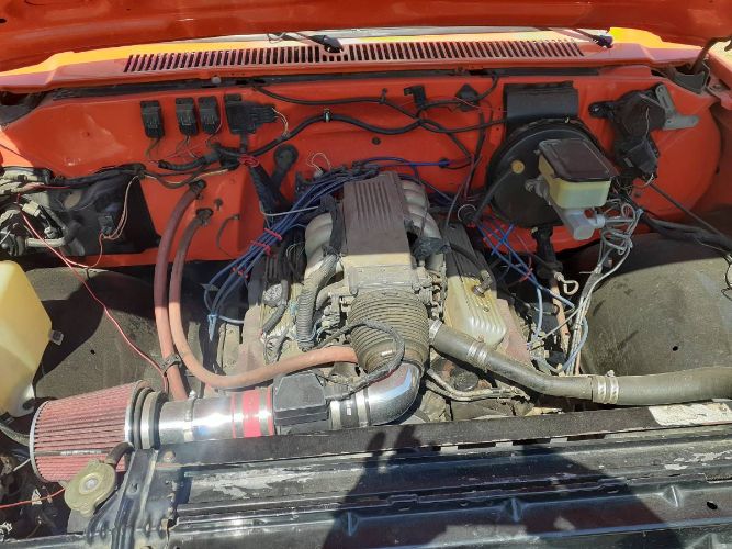 Chevrolet-C10-1985-Orange-4