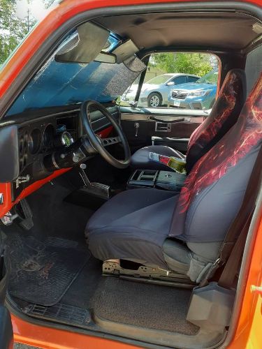 Chevrolet-C10-1985-Orange