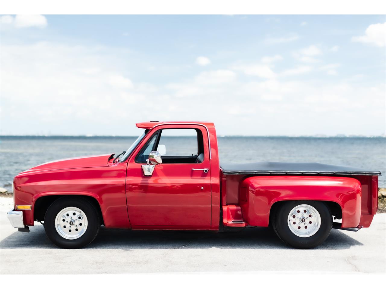 Chevrolet-C10-1985-Red-Black-4