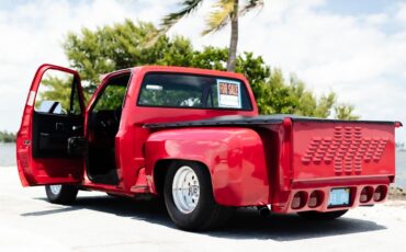 Chevrolet-C10-1985-Red-Black-5