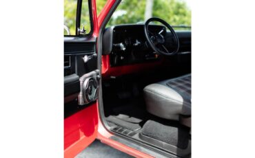 Chevrolet-C10-1985-Red-Black-7