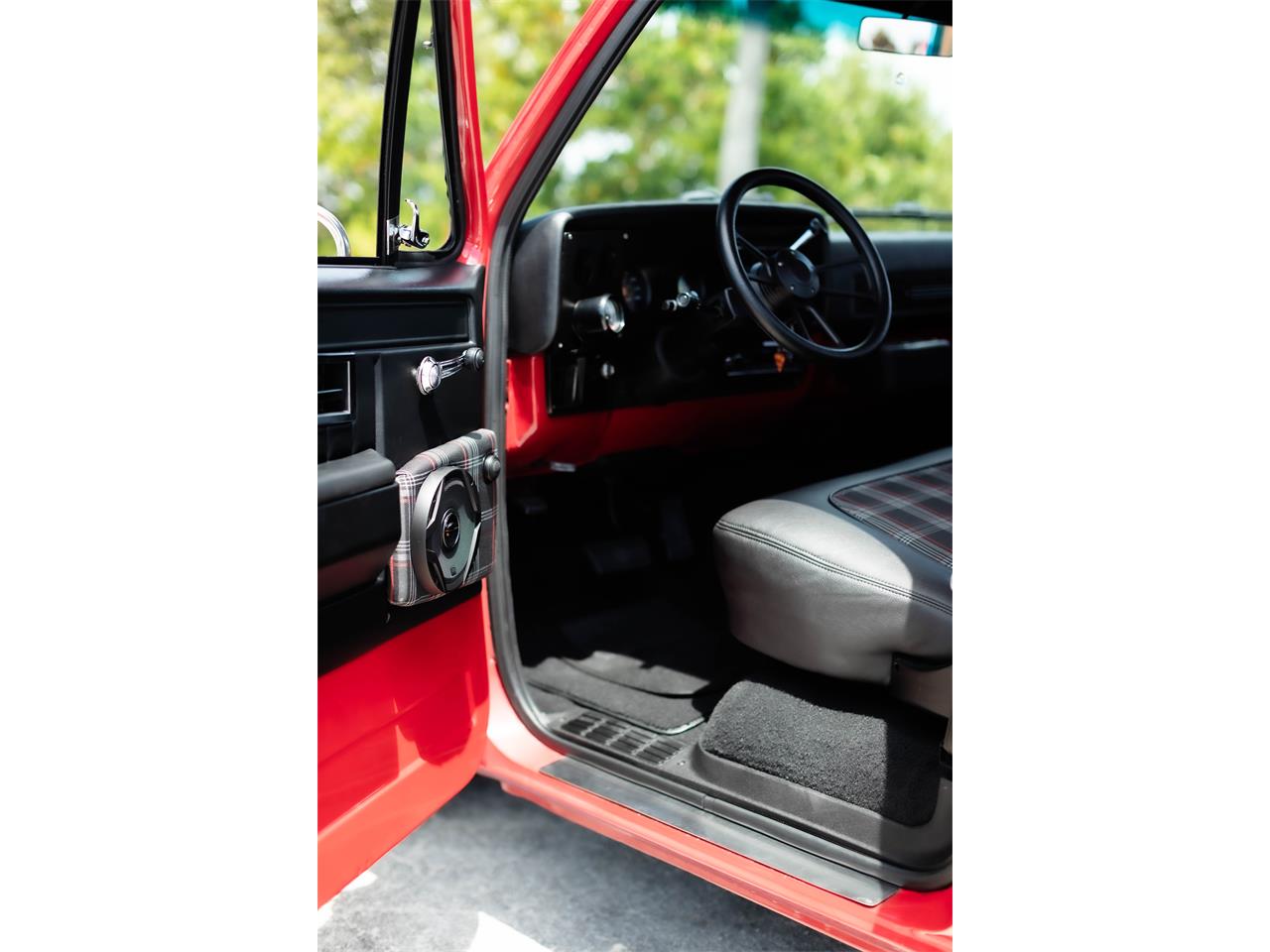 Chevrolet-C10-1985-Red-Black-7