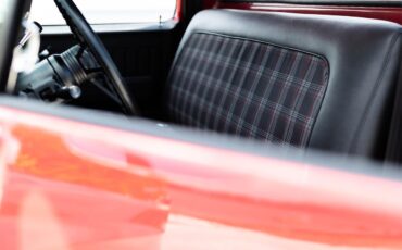 Chevrolet-C10-1985-Red-Black