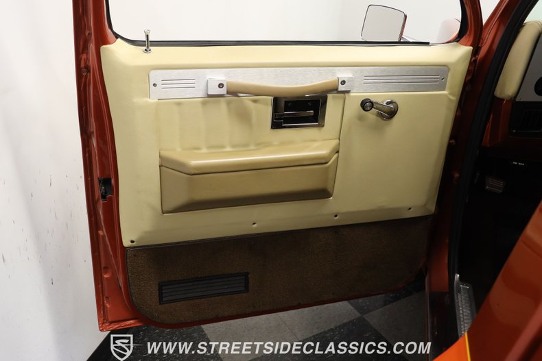 Chevrolet-C10-1985-Shenandoah-Sunset-Or-Tan-36