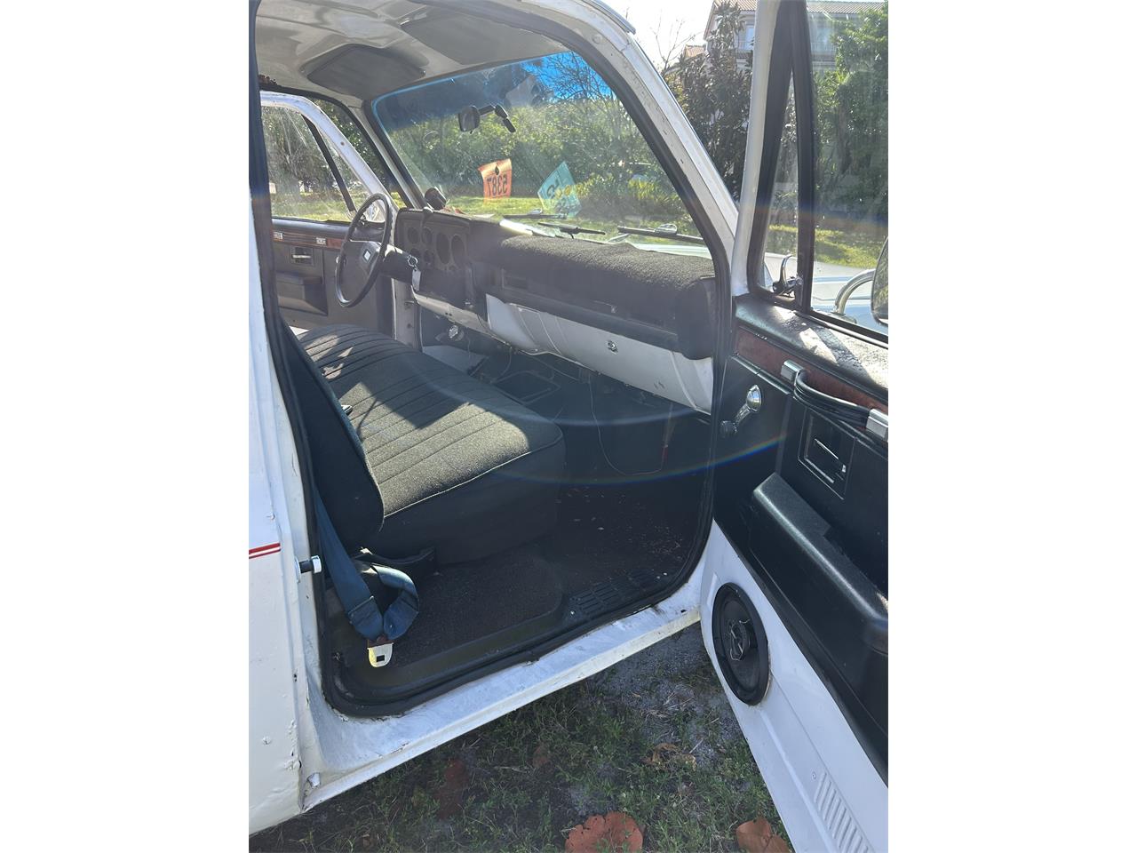 Chevrolet-C10-1986-White-Grey-14