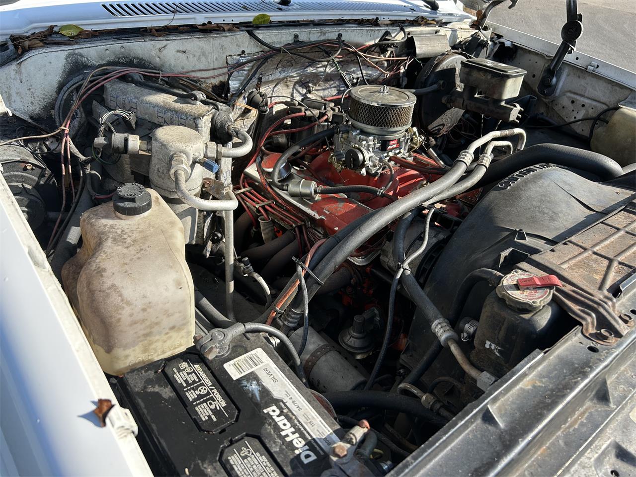 Chevrolet-C10-1986-White-Grey-17