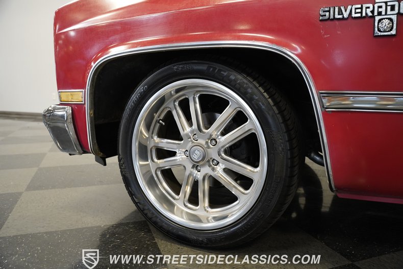 Chevrolet-C10-1987-Apple-Red-Doe-Skin-Tan-24
