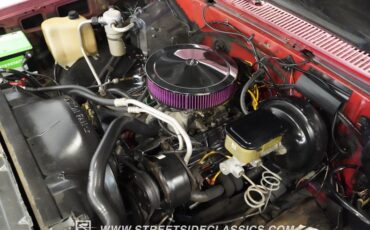 Chevrolet-C10-1987-Apple-Red-Doe-Skin-Tan-26