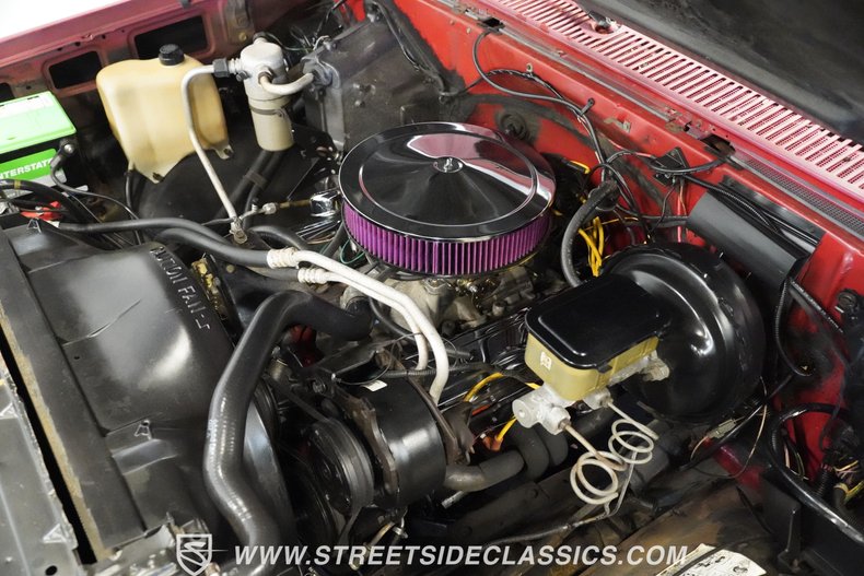 Chevrolet-C10-1987-Apple-Red-Doe-Skin-Tan-26