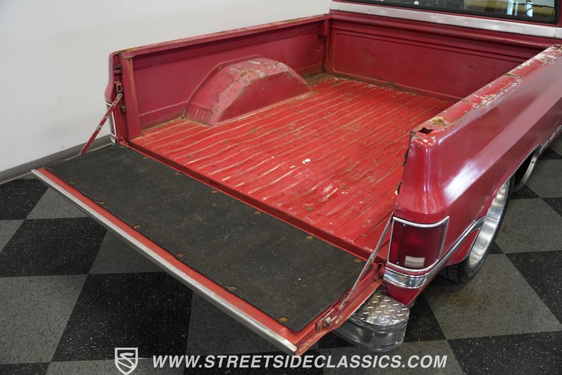 Chevrolet-C10-1987-Apple-Red-Doe-Skin-Tan-29
