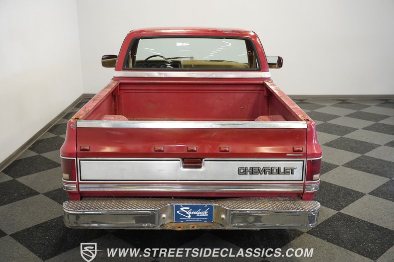 Chevrolet-C10-1987-Apple-Red-Doe-Skin-Tan-32