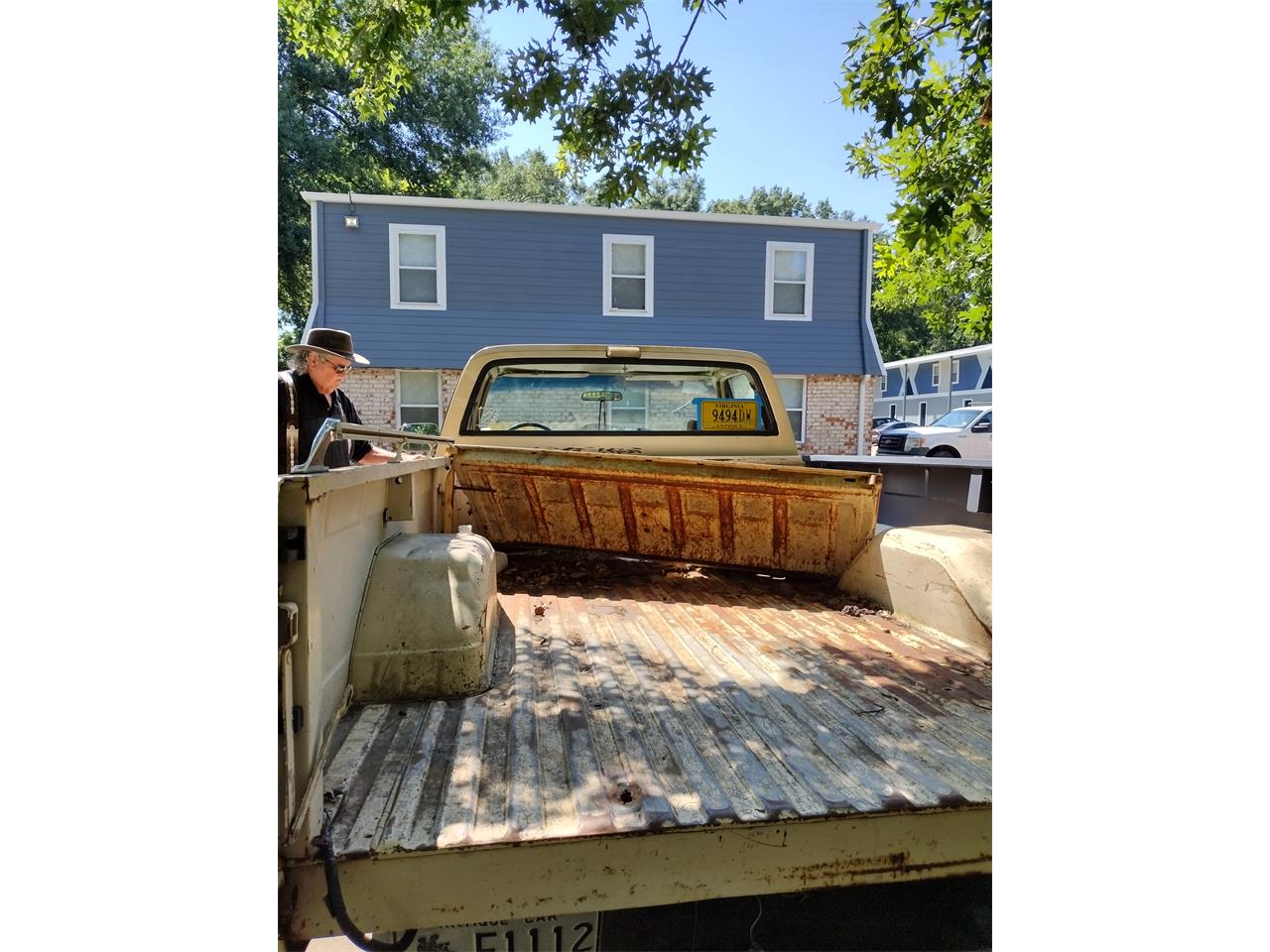 Chevrolet-C10-1987-Light-tan-and-red-Light-tan-15