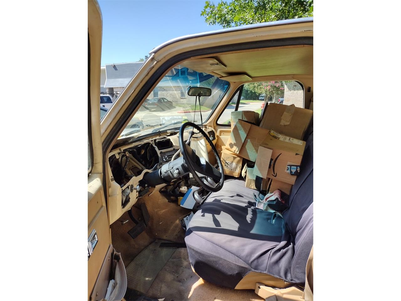 Chevrolet-C10-1987-Light-tan-and-red-Light-tan-9
