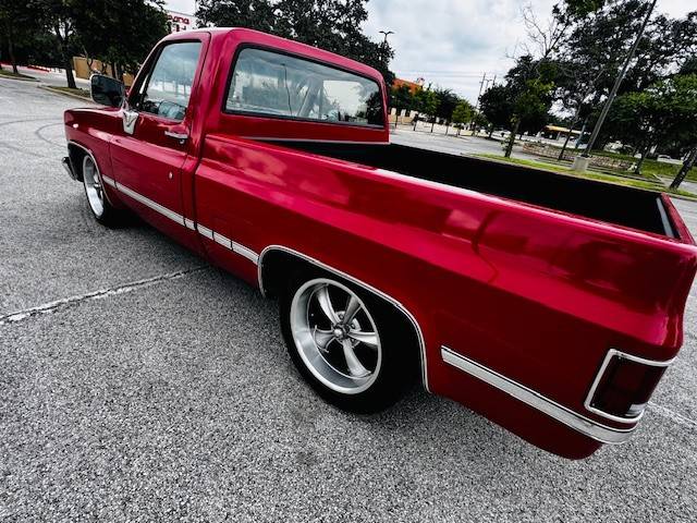 Chevrolet-C10-pickup-1983-red-2