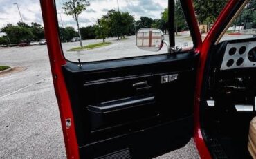 Chevrolet-C10-pickup-1983-red-3
