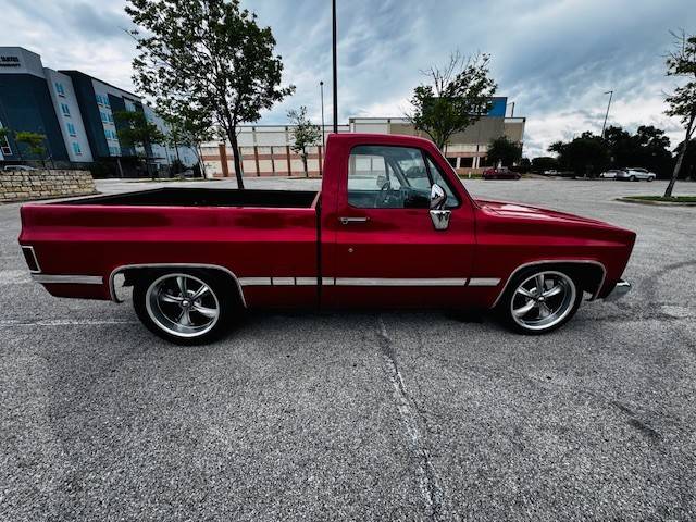 Chevrolet-C10-pickup-1983-red-9