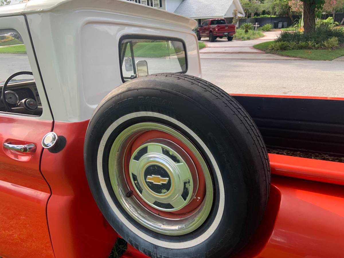Chevrolet-C10-stepside-1965-custom-9