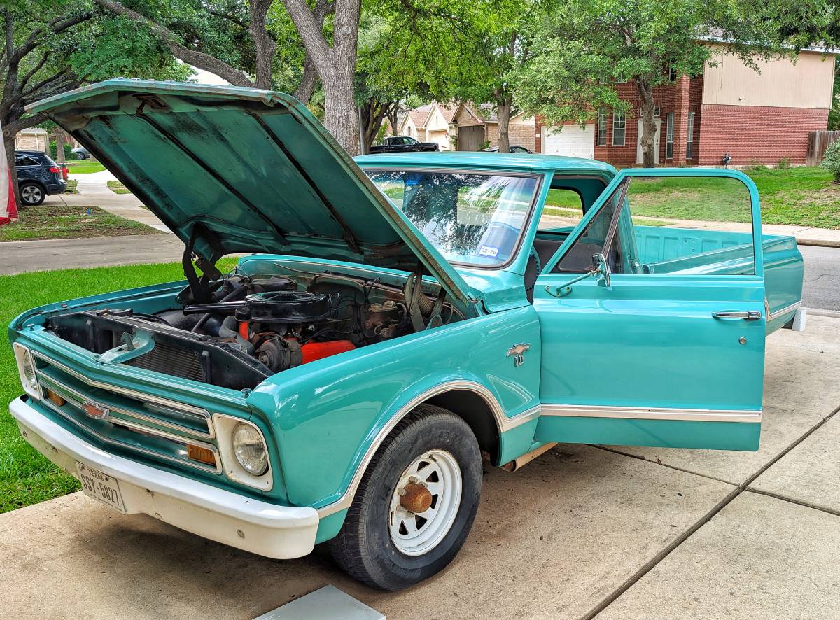Chevrolet-C10-truck-1967-green-11