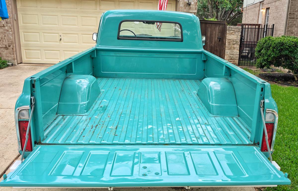 Chevrolet-C10-truck-1967-green-4