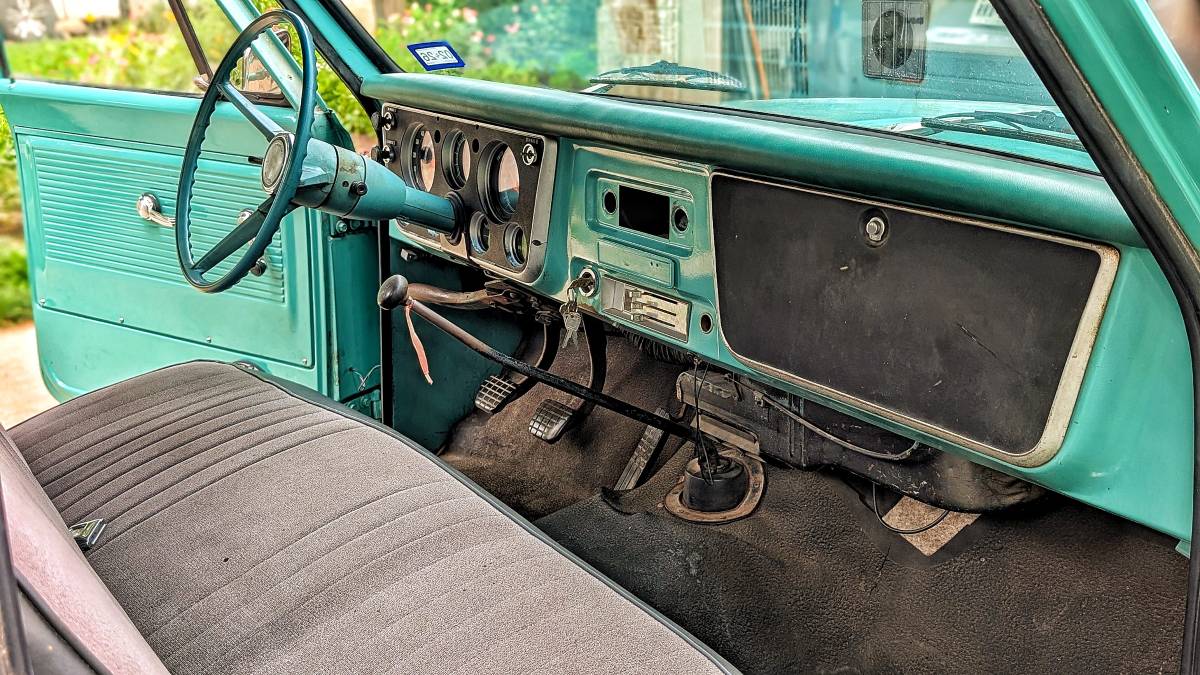 Chevrolet-C10-truck-1967-green-5