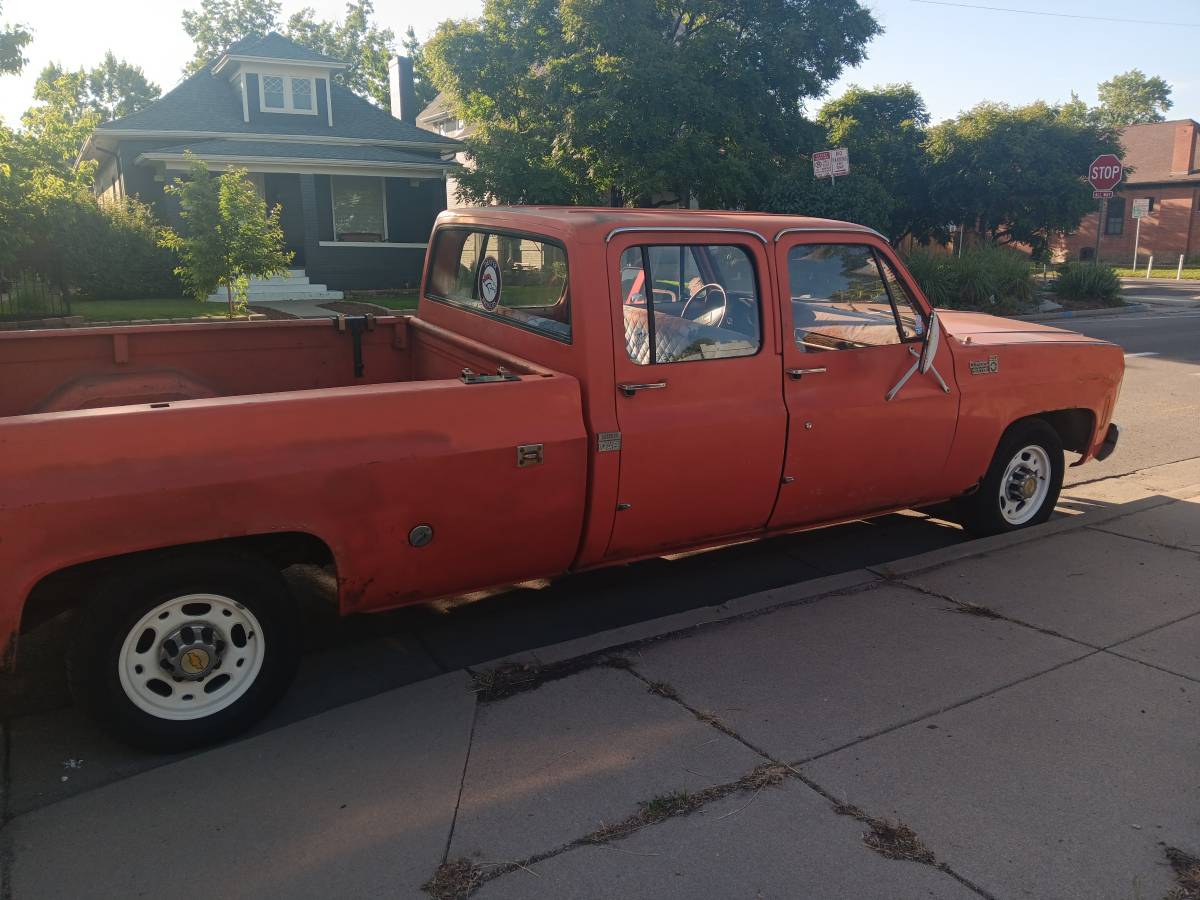 Chevrolet-C10-truck-1976-custom-1