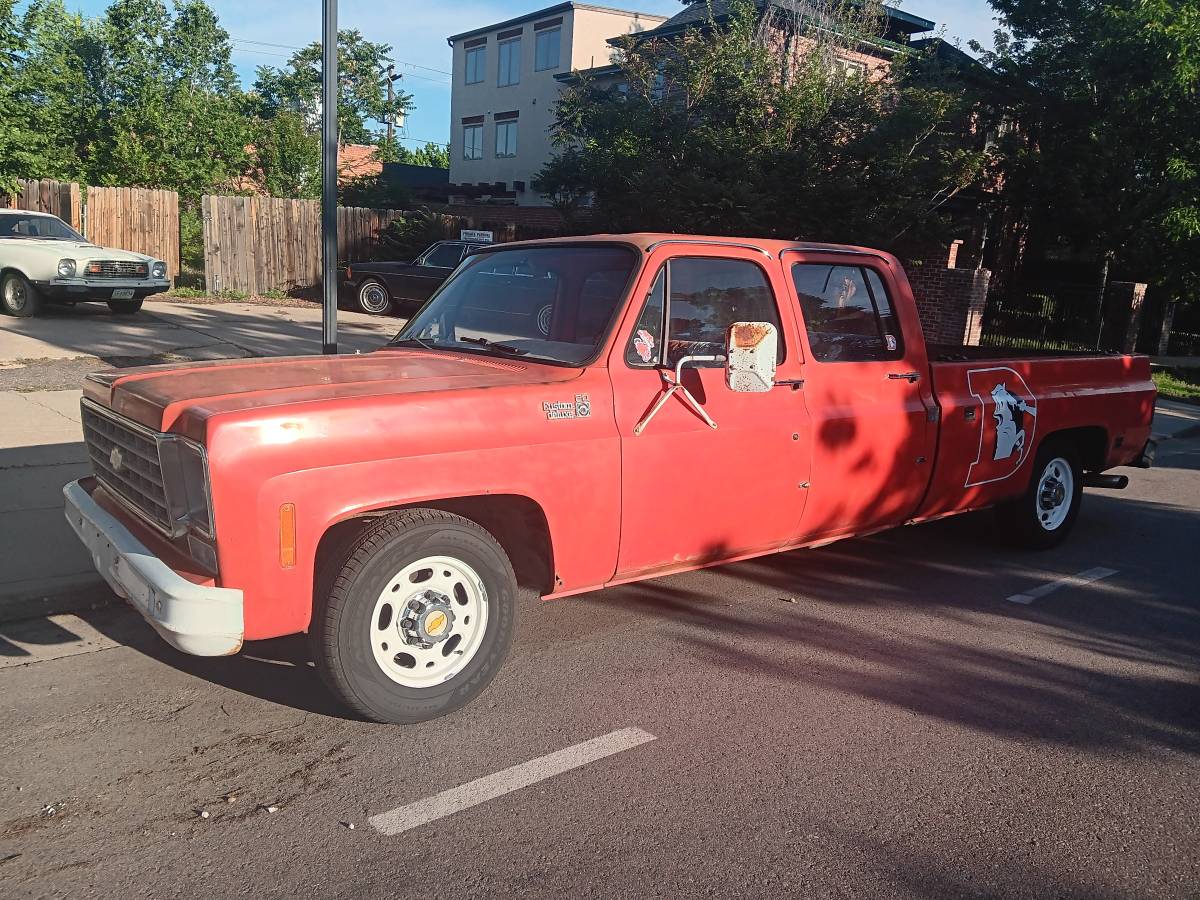 Chevrolet-C10-truck-1976-custom-16