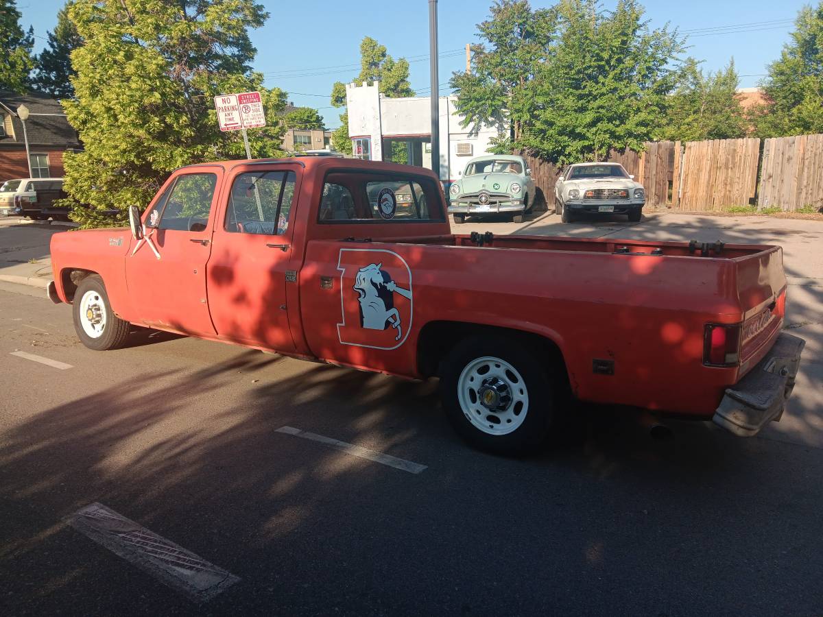 Chevrolet-C10-truck-1976-custom
